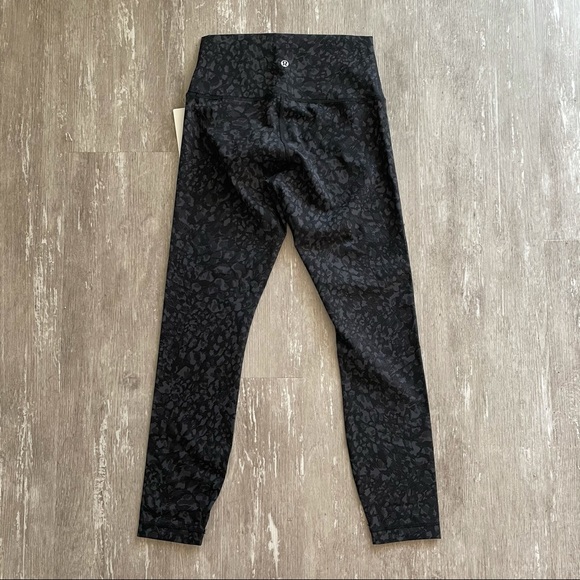$4.99 Shipping! Lululemon WU HR Tight 25" Lux - Picture 5 of 7